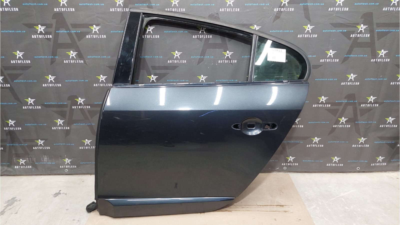 Дверь задняя левая 821011173R, код краски: TEHNK Renault Fluence флюенс бу Дверь задняя левая 821011173R, код краски: TEHNK Renault Fluence флюенс бу
